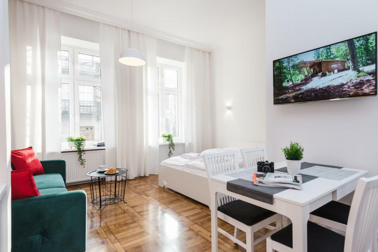 Old Time Apartment *